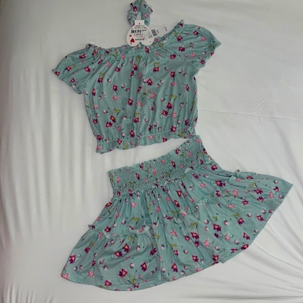3 piece set- Matching cropped top, skirt and scrunchie - Flowers, girls large